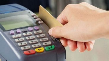 La tarjeta será similar a una de débito y se usará en posnets habilitados.