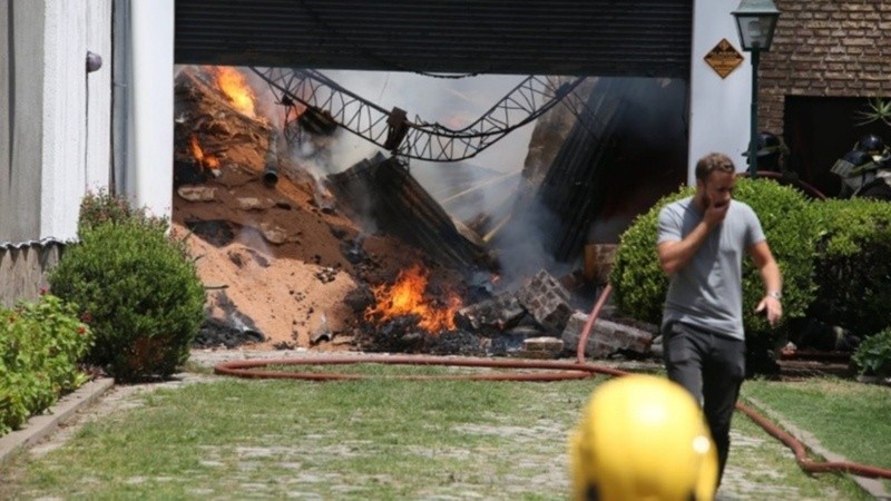 El techo se derrumbó en el incendio.