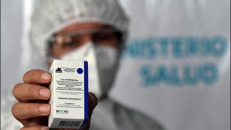 La vacuna fue registrada en Rusia en agosto de 2020.