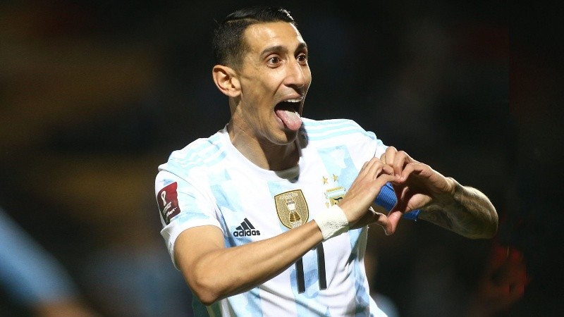 Di María anotó un golazo para el triunfo argentino en Montevideo. 