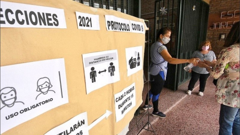 Debido a la pandemia, se incrementaron las mesas de votación en todo el territorio.