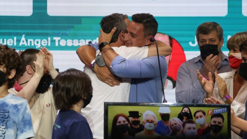 Ciro Seisas y Pablo Javkin celebraron un triunfo apretado en Rosario.
