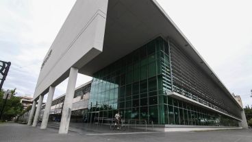 El joven de 21 años fue trasladado al Heca desde el Roque Sáenz Peña.