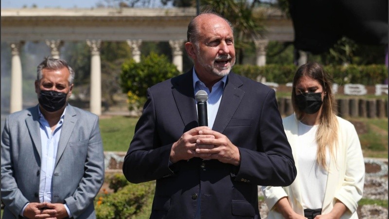 En el marco del 448 aniversario de la fundación de Santa Fe, el mandatario provincial felicitó a todos los ganadores.