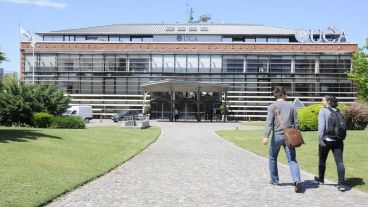 El encuentro con el "cincuentón" fue en la Universidad Católica Argentina de Puerto Madero.