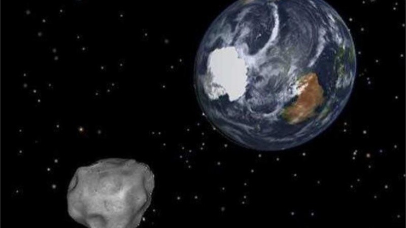 Los astrónomos lo vigilan con atención.