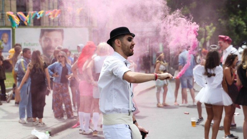 La alegría de los estudiantes de Medicina este martes por la mañana en el tradicional festejo. 