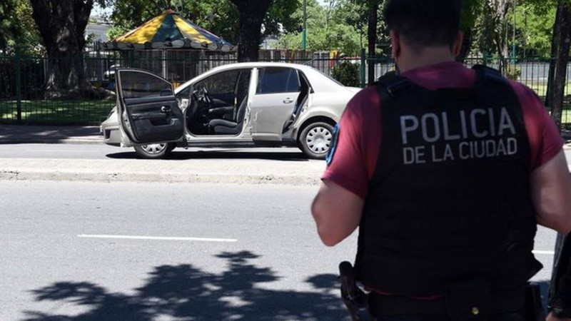 Los fiscales investigan a tres policías de la Ciudad de Buenos Aires.