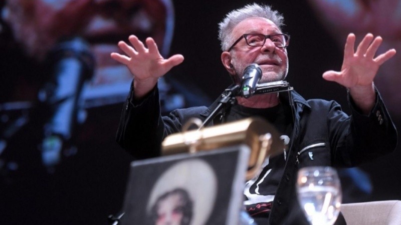 León Gieco celebró sus 70 años en el CCK