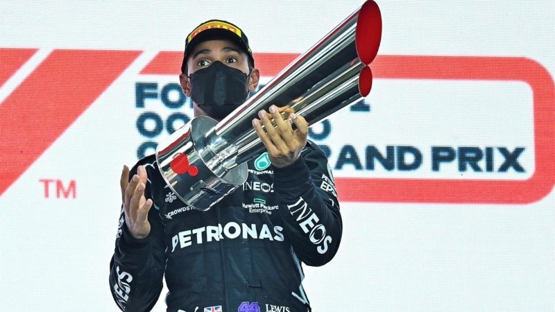 El británico Lewis Hamilton logró su triunfo 102 en la categoría al imponerse en el Gran Premio de Qatar