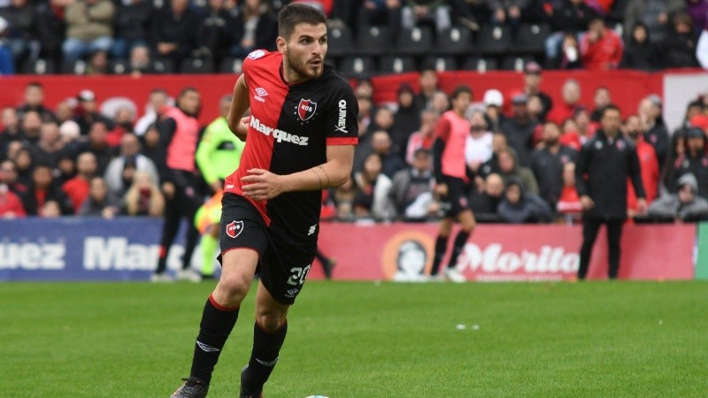 Julián Fernández regresa al once inicial por disposición de Taffarel