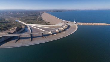 Durante todo el año se puede hacer wakeboard, pesca y aventuras.