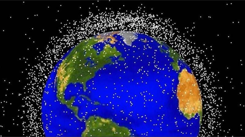 La Nasa actualmente rastrea más de 27.000 piezas de escombros orbitales.
