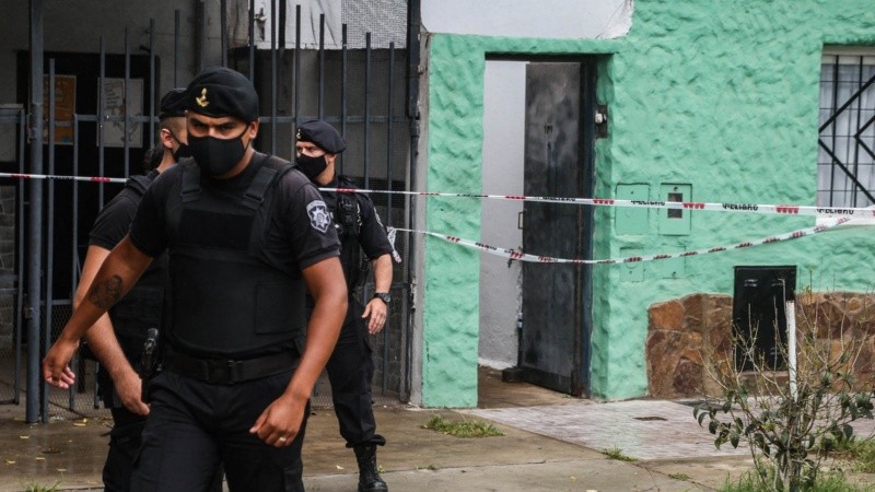 La Policía trabaja en la escena del crimen.