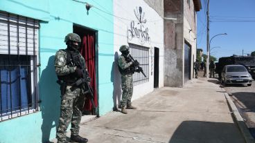 El allanamiento de Gendarmería en el domicilio del Viejo Cantero, en Avellaneda al 4500