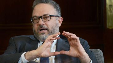 "El Estado debe priorizar los dólares para importar insumos y máquinas que no se producen aquí ", dijo Matías Kulfas.