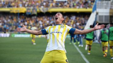 El centrodelantero superó la línea de Waldino Aguirre.