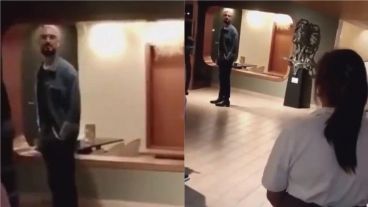 La joven cantó un fragmento del tema "Todo por igual"