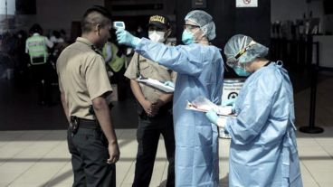 Perú prorrogó hasta el 31 de este mes la suspensión del puente aéreo con Sudáfrica.