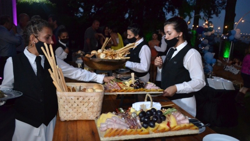 Alegría y reencuentro en la fiesta de Televisión Litoral este jueves por la noche