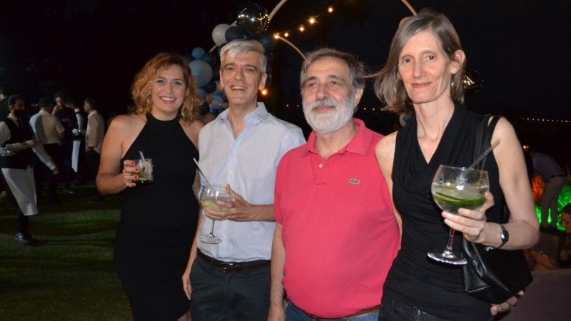 Alegría y reencuentro en la fiesta de Televisión Litoral este jueves por la noche