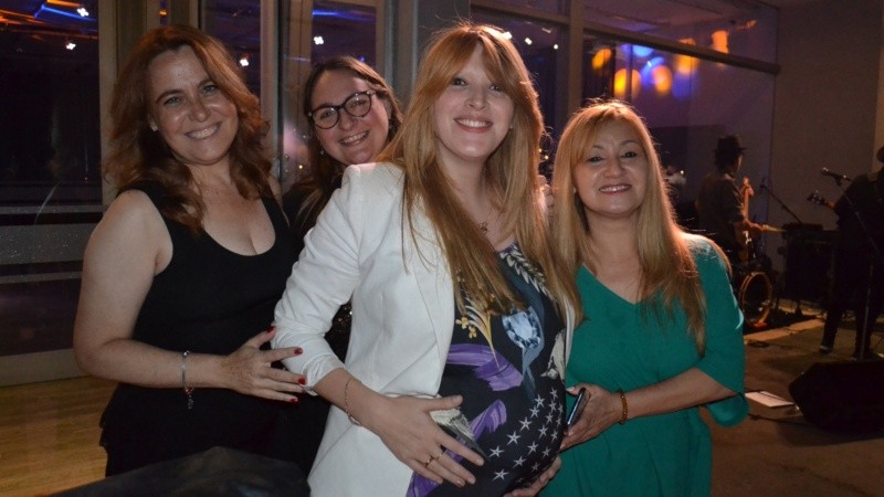 Alegría y reencuentro en la fiesta de Televisión Litoral este jueves por la noche