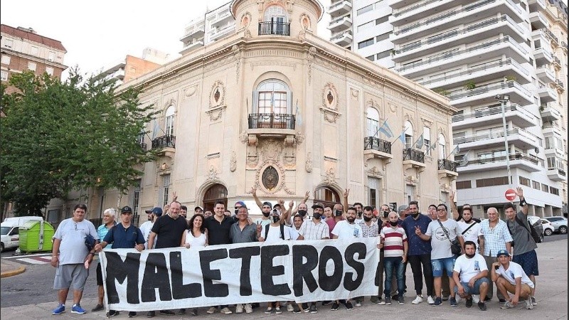 La alegría de los maleteros luego de la aprobación del proyecto en el Concejo