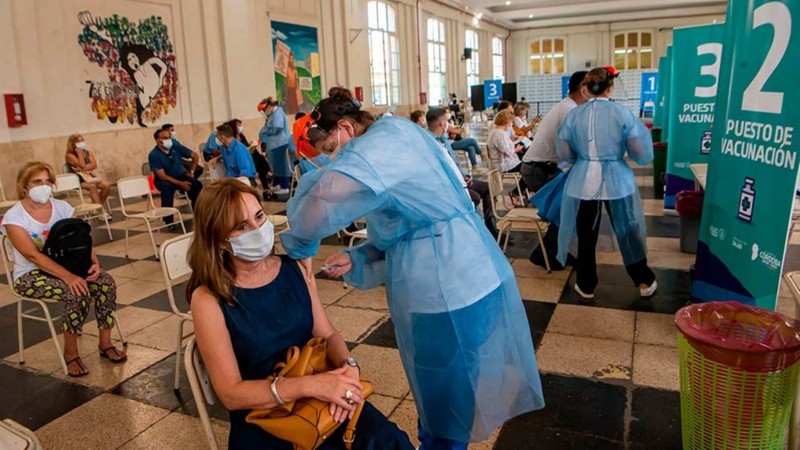 La vacunación en Córdoba avanza a buen ritmo.
