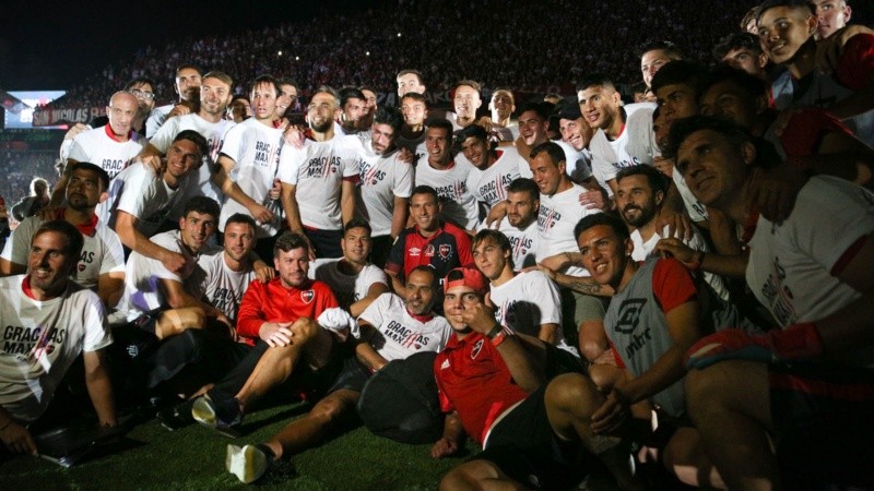 Las fotos de la despedida de Maxi tras el final del partido.