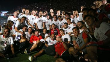 Las fotos de la despedida de Maxi tras el final del partido.