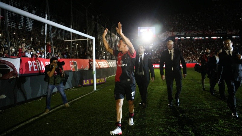 Las fotos de la despedida de Maxi tras el final del partido.