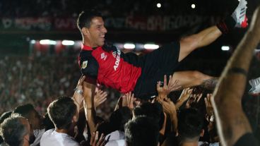 Las fotos de la despedida de Maxi tras el final del partido.