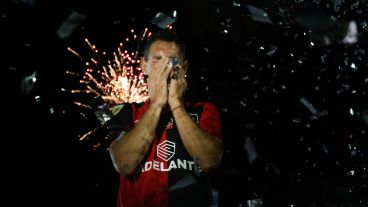 Las fotos de la despedida de Maxi tras el final del partido.