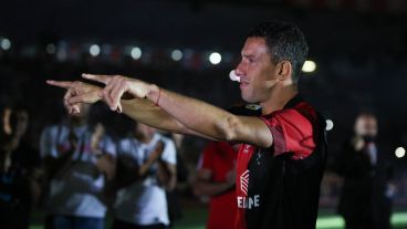 Las fotos de la despedida de Maxi tras el final del partido.