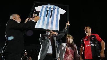 Las fotos de la despedida de Maxi tras el final del partido.