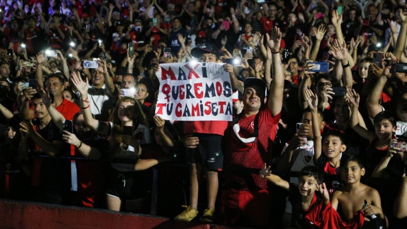 Las fotos de la despedida de Maxi tras el final del partido.