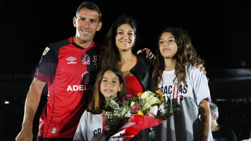 Las fotos de la despedida de Maxi tras el final del partido.