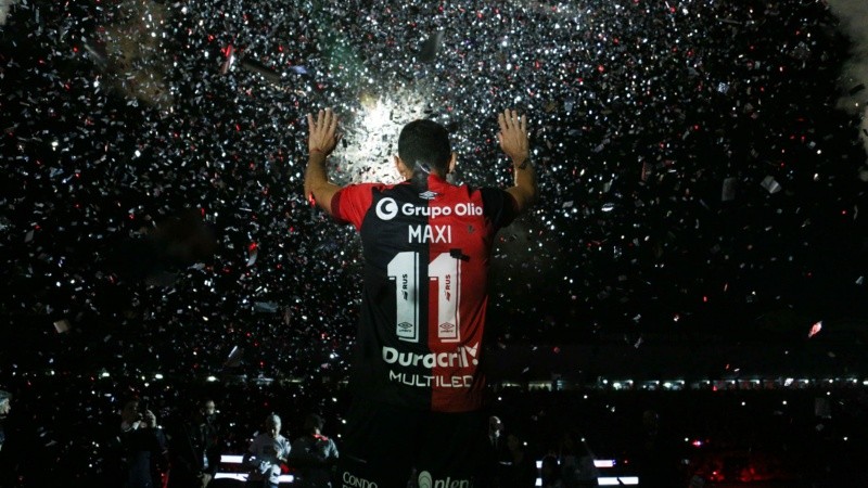 Las fotos de la despedida de Maxi tras el final del partido.