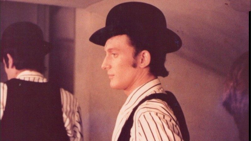 El bailarín, coreógrafo, directoy y actor rosarino Daniel Cicaré, durante una presentación en el programa 