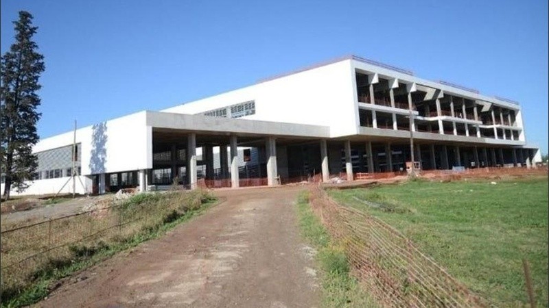 Entre las obras pendientes, el intendente mencionó la finalización del Hospital Regional Sur.