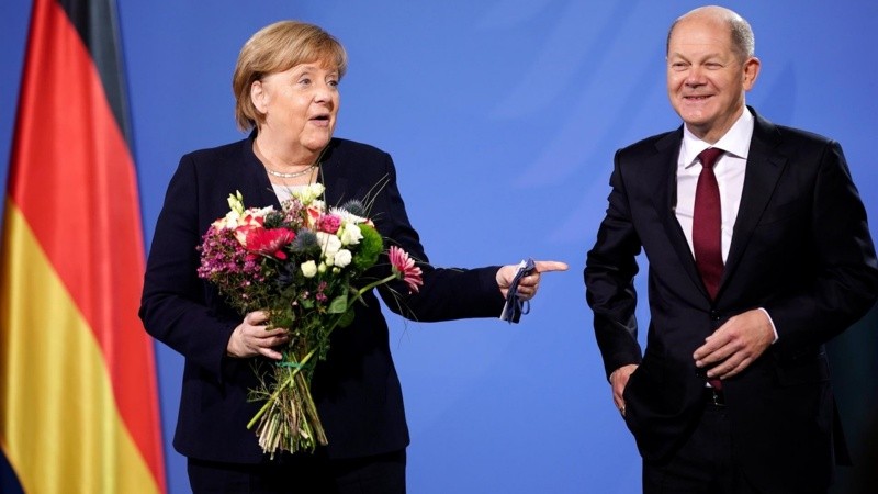 Merkel se despidió del poder tras 16 años.