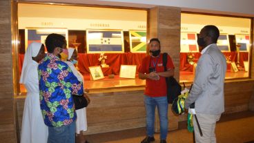 Después del acto, hubo una guía por el Monumento y recorrida por la Sala de las banderas.