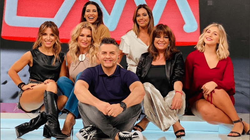 Las angelitas no pudieron contener la emoción mientras el conductor anunciaba el final del ciclo.