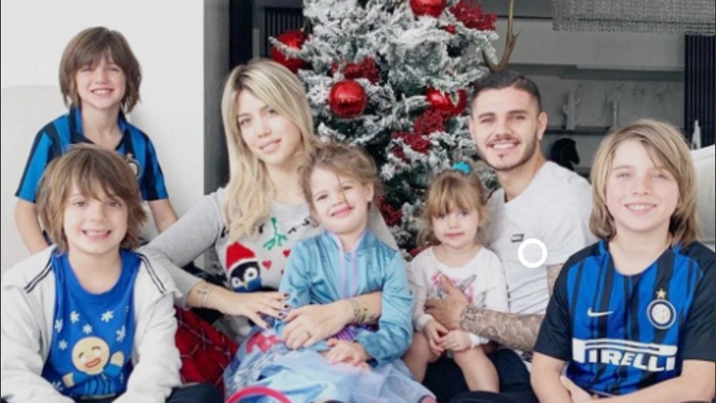 El pedido insólito de la mediática Wanda Nara en redes para armar el arbolito a costo cero.