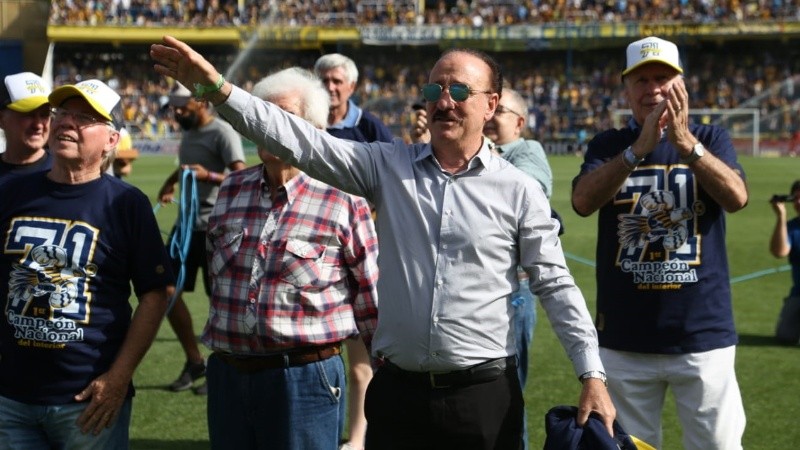 El merecido homenaje a los campeones canallas, los primeros del mal llamado interior.