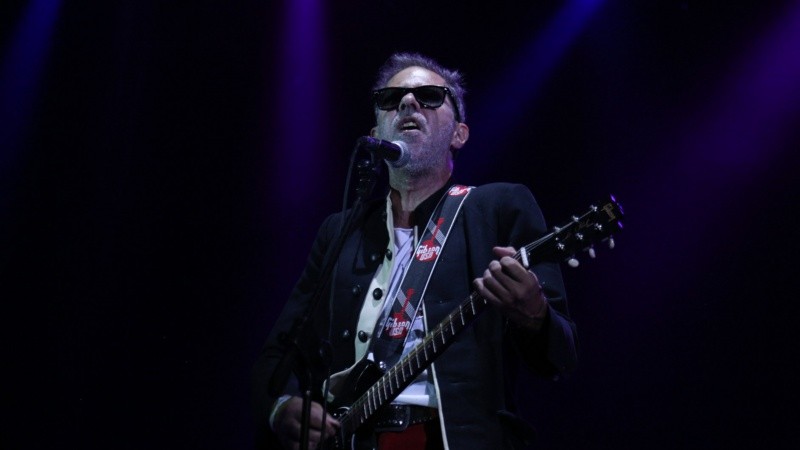 Coki y su banda tocaron antes del show de Fito. 