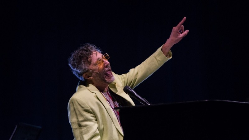 Fito volvió a tocar frente a su gente este sábado por la noche en el Hipódromo de Rosario.