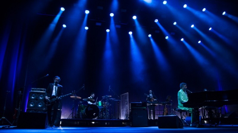 Fito volvió a tocar frente a su gente este sábado por la noche en el Hipódromo de Rosario.