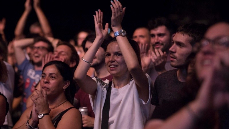 Fito volvió a tocar frente a su gente este sábado por la noche en el Hipódromo de Rosario.