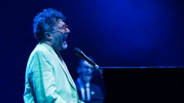 Fito Páez durante su último recital en Rosario celebrando los 30 años de "El amor después del amor".